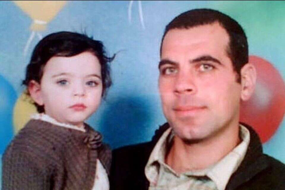 "הוא חסר בדברים הקטנים". שדאן עם אביה אימן , מהאלבום הפרטי