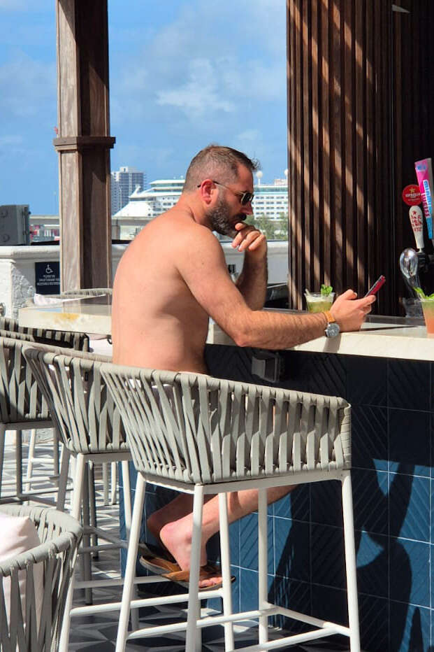 ברק מור מ"חתונה ממבט ראשון" במיאמי , השם שמור במערכת ForReal