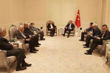 מועצת ההנהגה של חמאס נפגשה עם שר החוץ הטורקי הקאן פידאן שביקר בקטאר. הצדדים דנו במאמצים להפסקת אש בעזה. , ללא