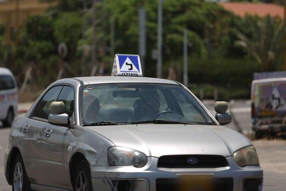 שיעור נהיגה , יהושע יוסף