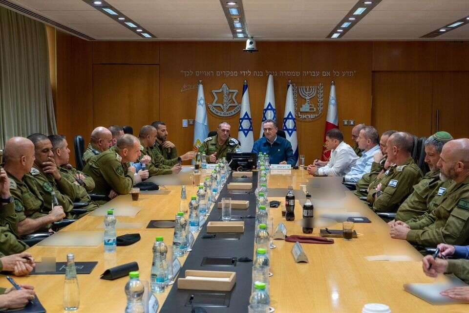 שר הביטחון כ"ץ במפגש עם פורום מטכ"ל , אריאל חרמוני, משרד הביטחון