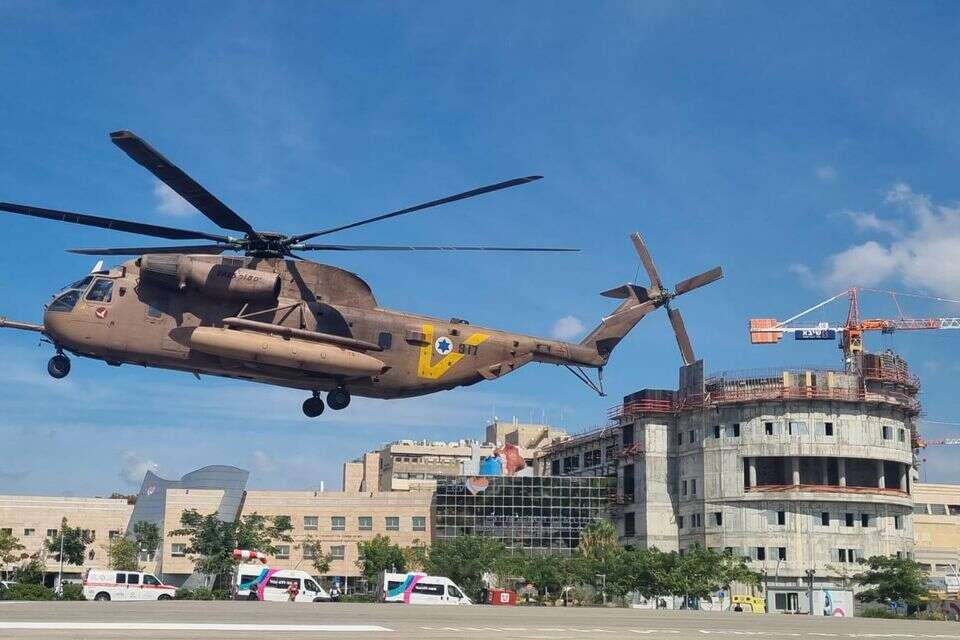 פינוי אווירי חריג ביום הזיכרון. מסוק צבאי נוחת בשיבא (ארכיון) , שיבא