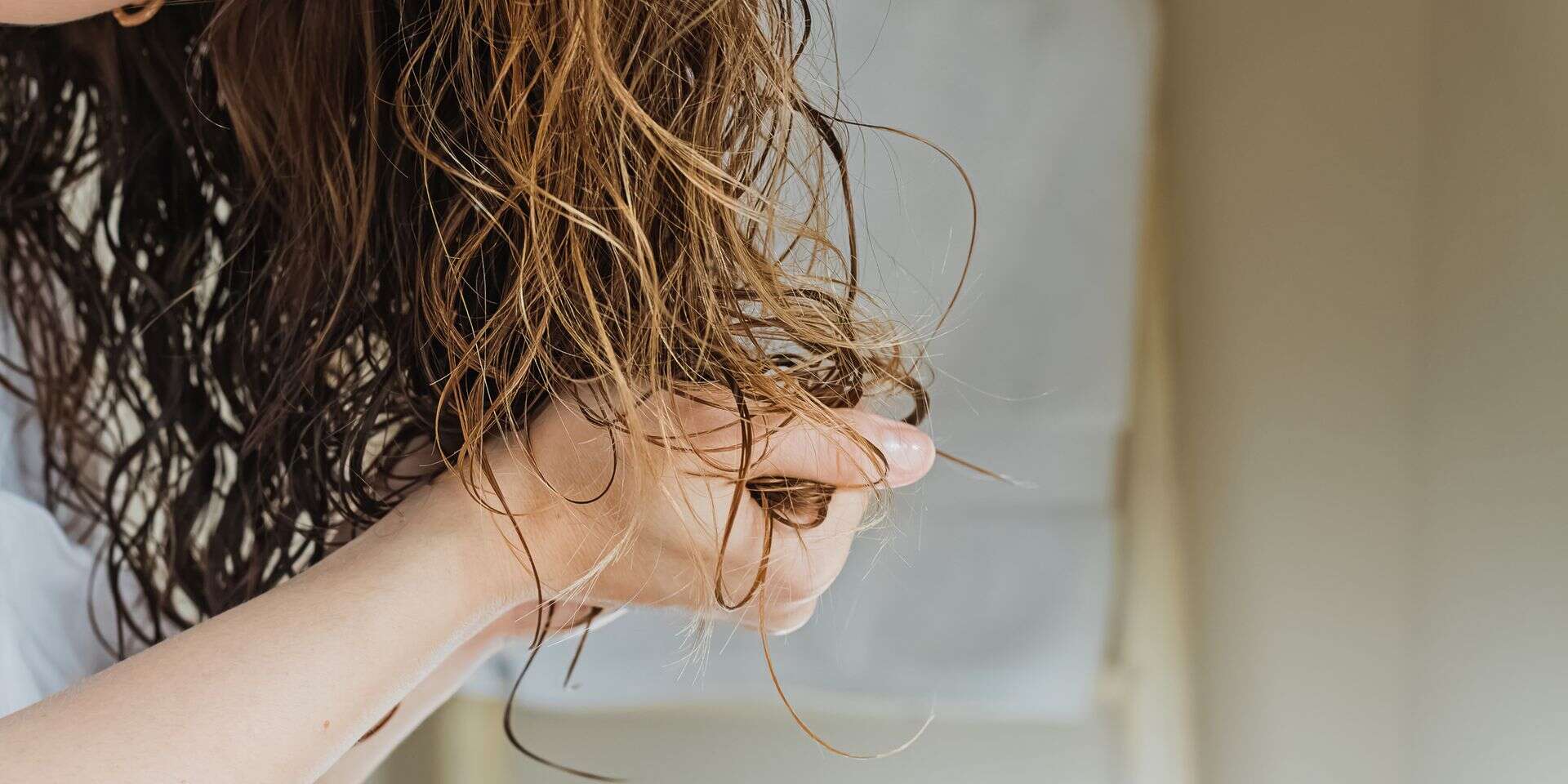 שיער רטוב חפיפה טיפוח , istockphoto