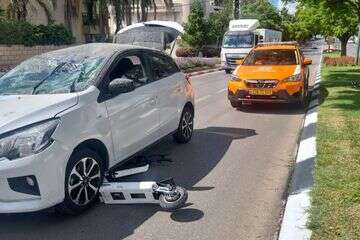 תאונה בין רכב לרוכב קורקינט חשמלי בהרצליה , איחוד הצלה מרחב דרור