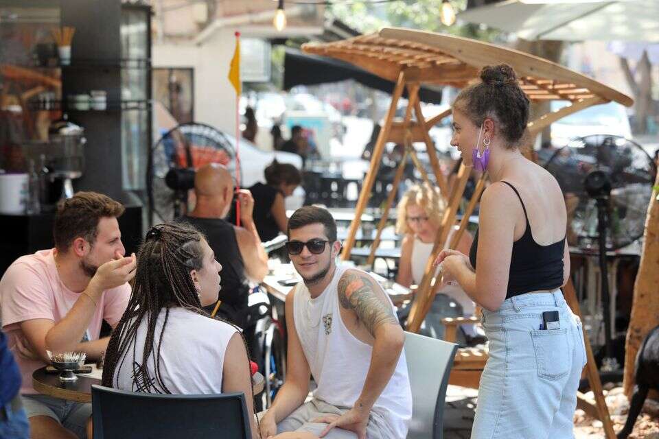 מלצרית במסעדה בתל אביב , גדעון מרקוביץ'