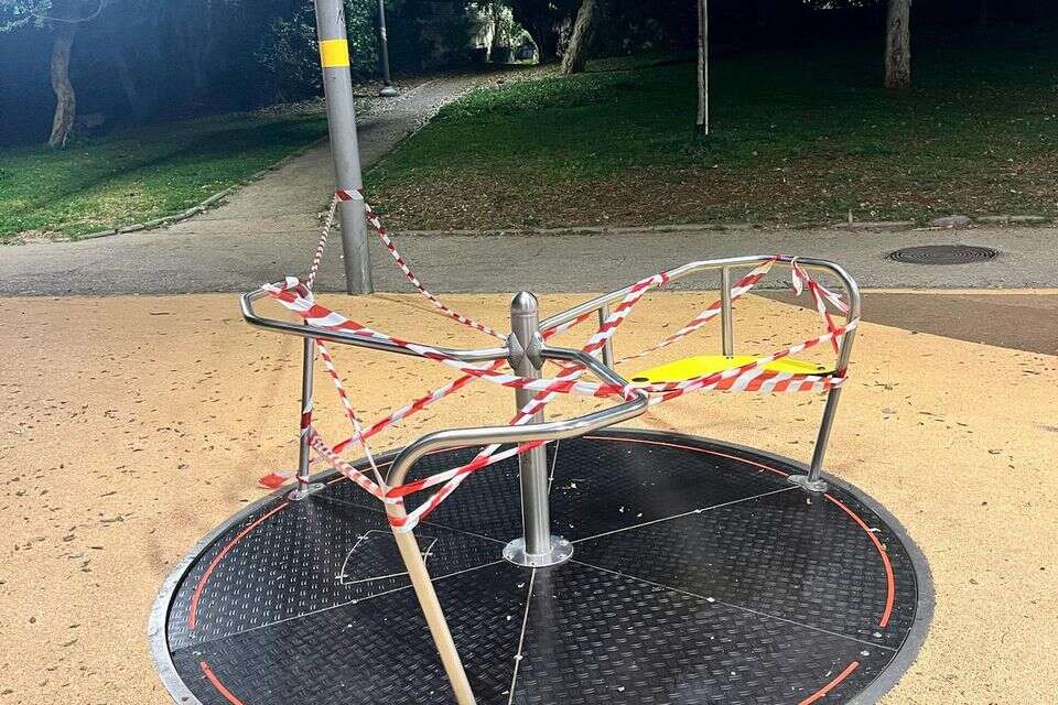 "קרוסלת האימים" בתל אביב , פרטי