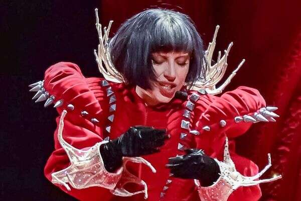 ליידי גאגא בחזרה הגנרלית לקראת הופעתה בחוף קופקבנה בריו דה ז'ניירו, ברזיל, 3 במאי 2025 , Pablo PORCIUNCULA / AFP