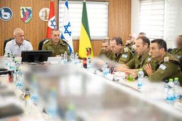 הרמטכ״ל וראש השב״כ מאשרים תוכניות למבצע ״מרכבות גדעון״ 
 , דובר צה"ל