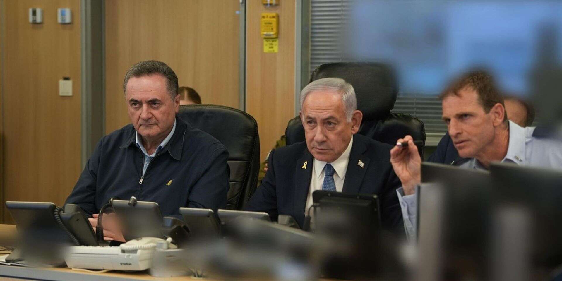 רה"מ נתניהו ושר הביטחון כ"ץ בקריה בזמן התקיפה בתימן , אלעד מלכה