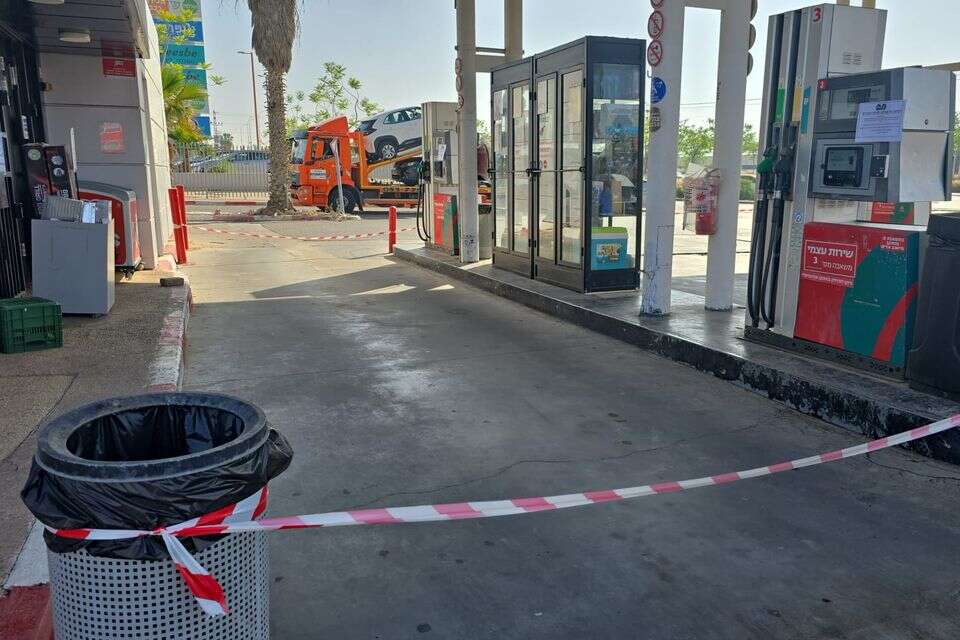 ניסיון ההנהלה לשבור את השביתה באמצעות שליחת עובדי מטה אל תחנות הדלק לא צלח , ללא קרדיט