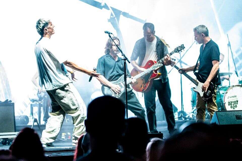 הרימו את אמפי קיסריה, "מוניקה סקס" בחגיגות ה-30 ל"פצעים ונשיקות" , ליאור כתר 