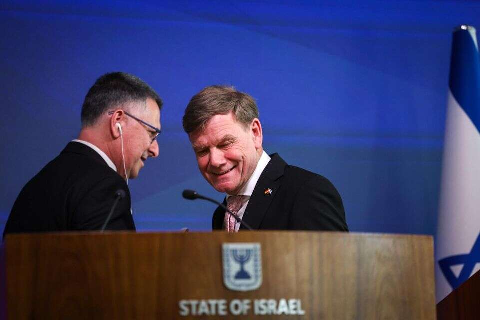 שר החוץ גדעון סער ושר החוץ של גרמניה יוהאן ודפול במסיבת עיתונאים בירושלים , אורן בן חקון