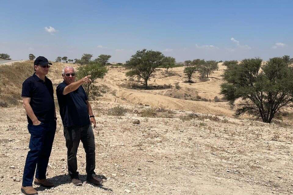 יו"ר החטיבה להתיישבות, גאל גרינוולד, לצד יואל ריבלין, מתכנן אזורי בחטיבה להתיישבות , החטיבה להתיישבות