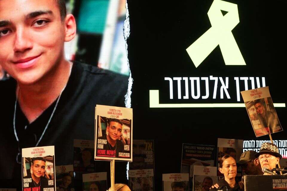 עידן אלכסנדר , ללא