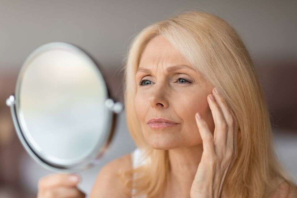קולגן עור הפנים טיפוח נשים ביוטי מראה , istockphoto
