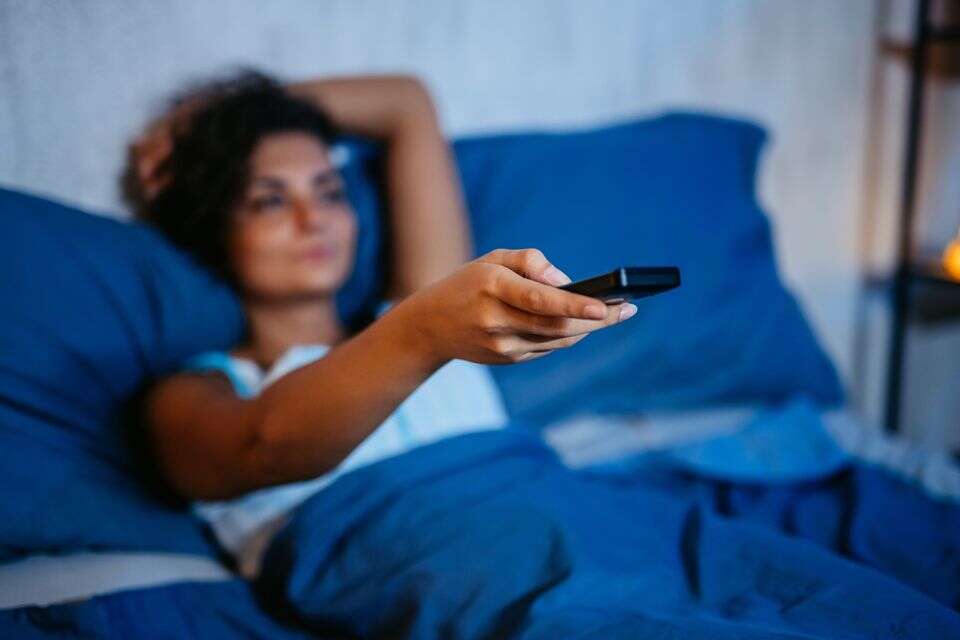 צפייה בבינג' בטלוויזיה גם טובה לנו , istockphoto