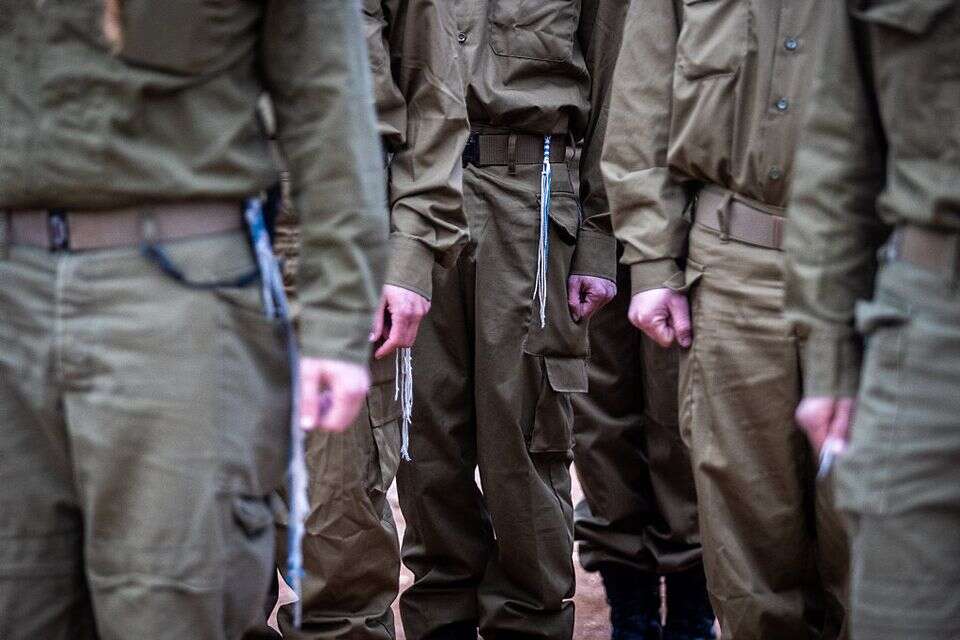 חיילים חרדים , אורן בן חקון