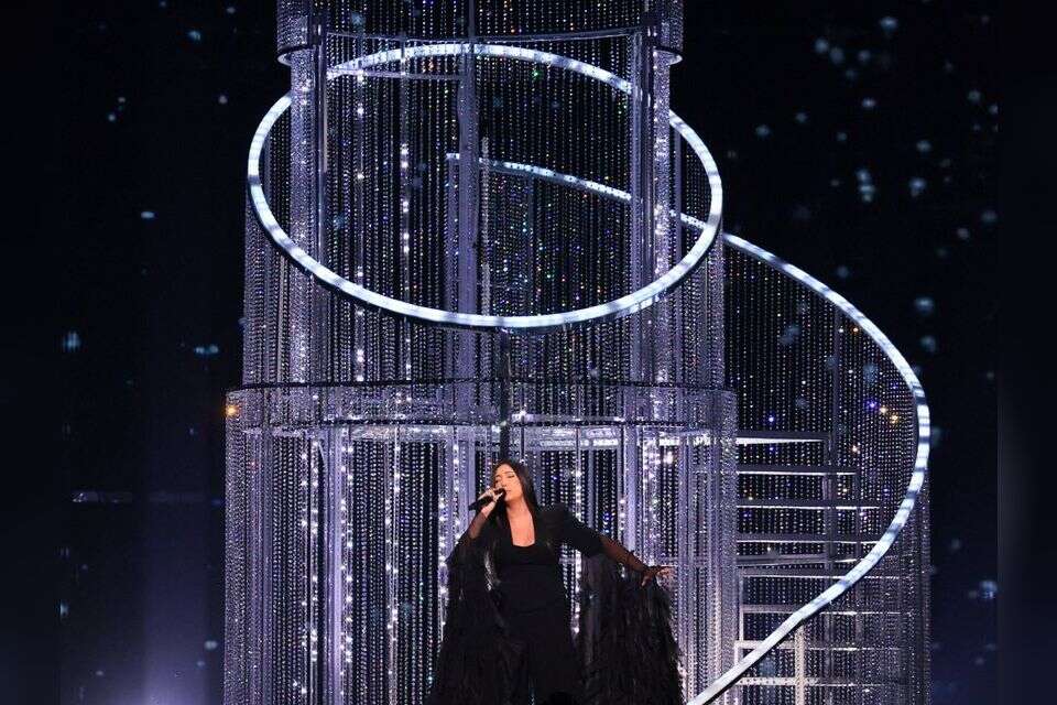 יובל רפאל והאלמנט על בימת האירוויזיון, בחזרה הגנרלית, באזל, שווייץ, 14 במאי 2025 , REUTERS/Denis Balibouse