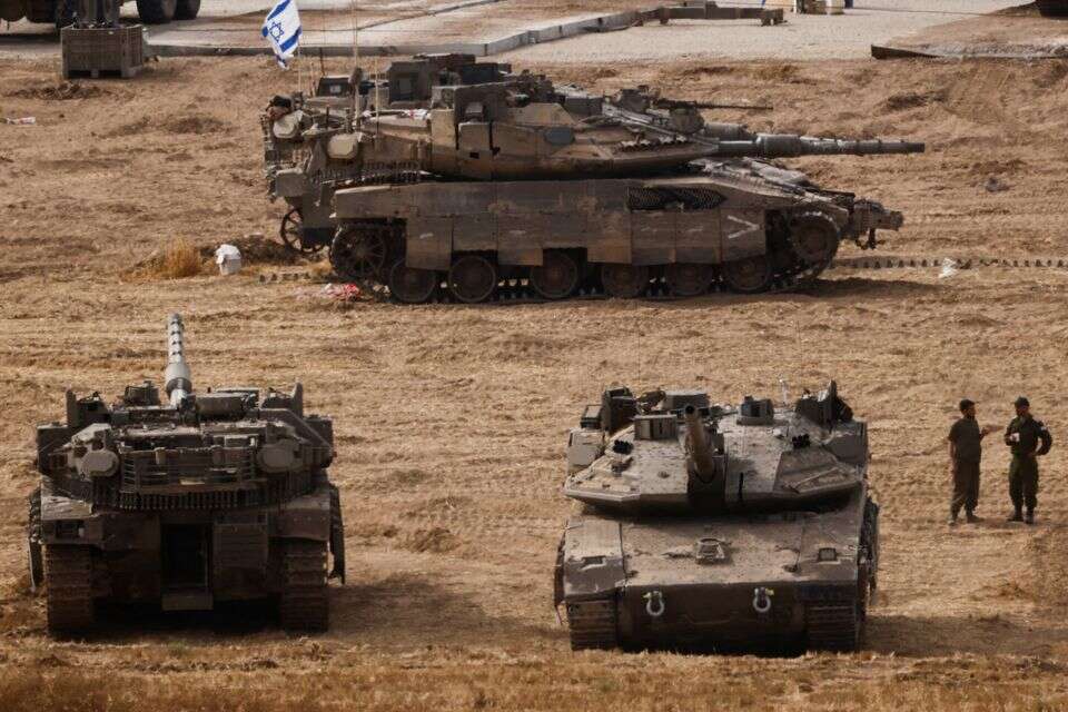 טנקים בגבול עזה , רויטרס