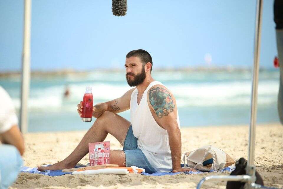 מאור שוויצר על הסט , הגר בדר
