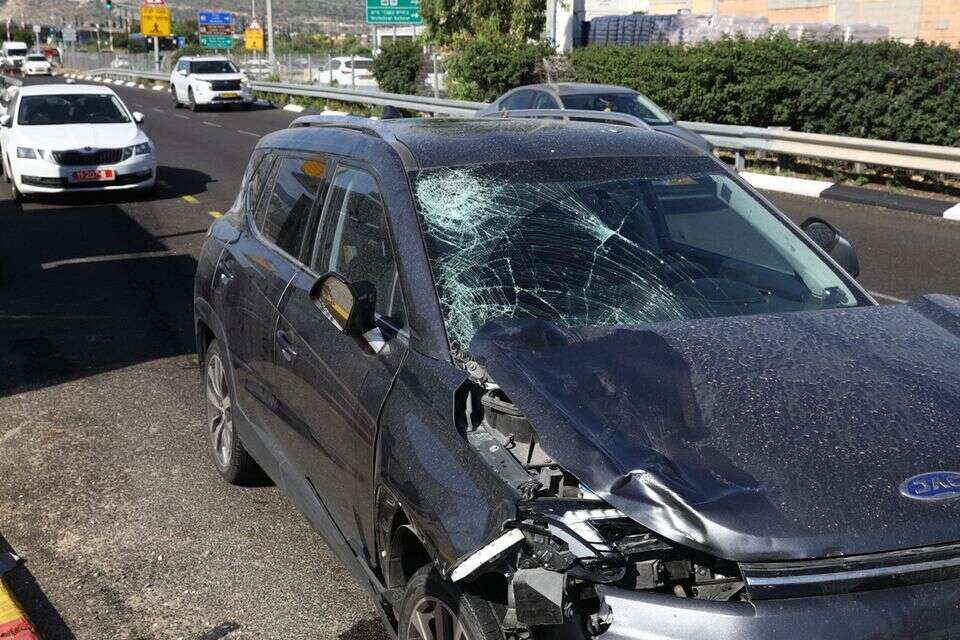רכב שנפגע בתאונה בחיפה , צילום מישל דוט קום