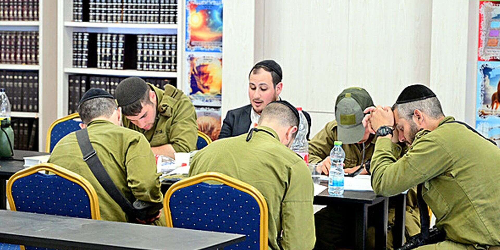 "נכנסים חרדים ויוצאים חרדים". לוחמי חטיבת החשמונאים , יוסי זליגר