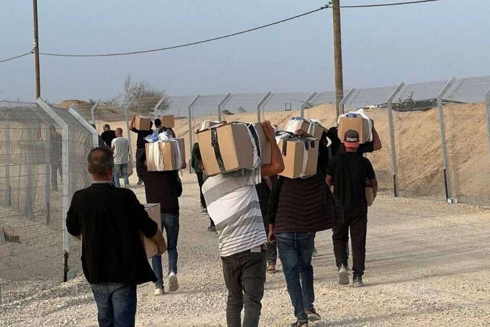 חלוקת סיוע הומניטרי בעזה , ללא קרדיט