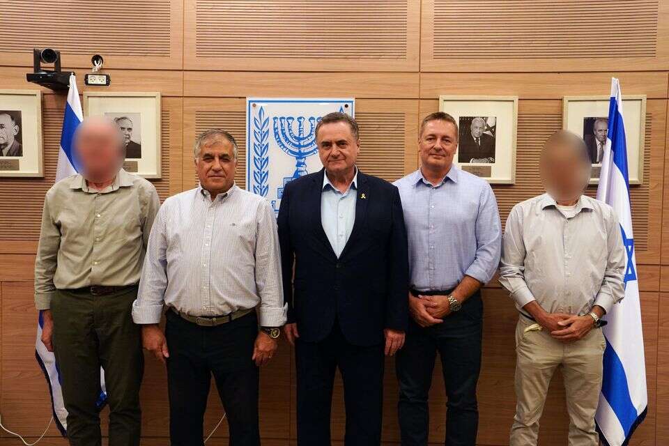 השר כ"ץ עם חברי ועדת פרס ביטחון ישראל , אריאל חרמוני, משרד הביטחון