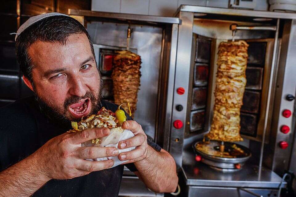 גיא כהן, הבעלים של מפגש רמב"ם , יהושע יוסף