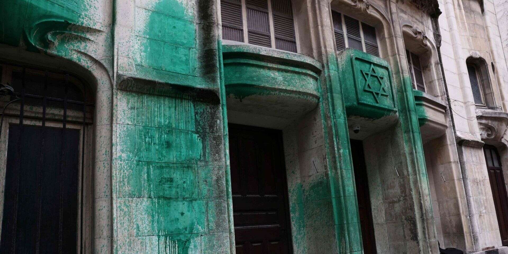 השחתת בית כנסת בפריז , רשתות חברתיות