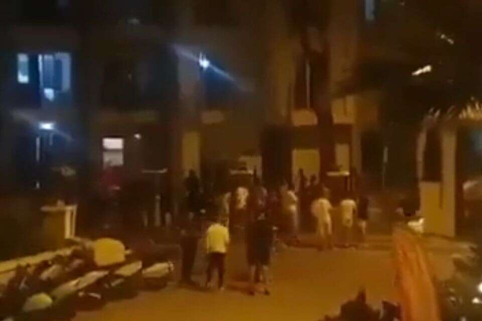 הרוג ו-69 פצועים בטורקיה. התושבים יצאו מהבתים לאחר הרעידה , 27א