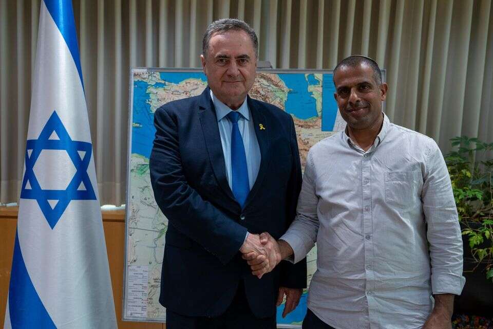 שר הביטחון ישראל כ"ץ ואביחי תנעמי , אריאל חרמוני, משרד הביטחון