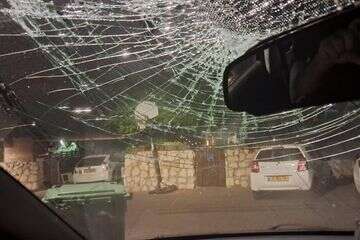 פעיל פורום "בוחרים בחיים" הותקף מול ביתו של יאיר גולן , פורום "בוחרים בחיים"