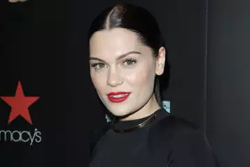 הכוכבת הבריטית מתפרקת: "אחת השנים הקשות בחיי"