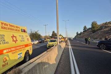 זירת התאונה בכביש 443 בסמוך למחלף בית חורון , תיעוד מבצעי מד"א 