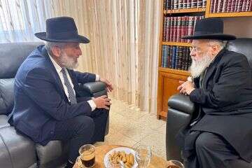 יו"ר ש"ס אריה דרעי בפגישה עם הראשון לציון בעקבות אירוע ההצתה , דוברות ש"ס