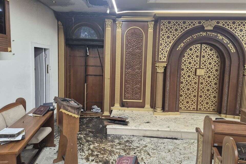 ההרס וההשחתה בבית הכנסת , דוברות כב"ה