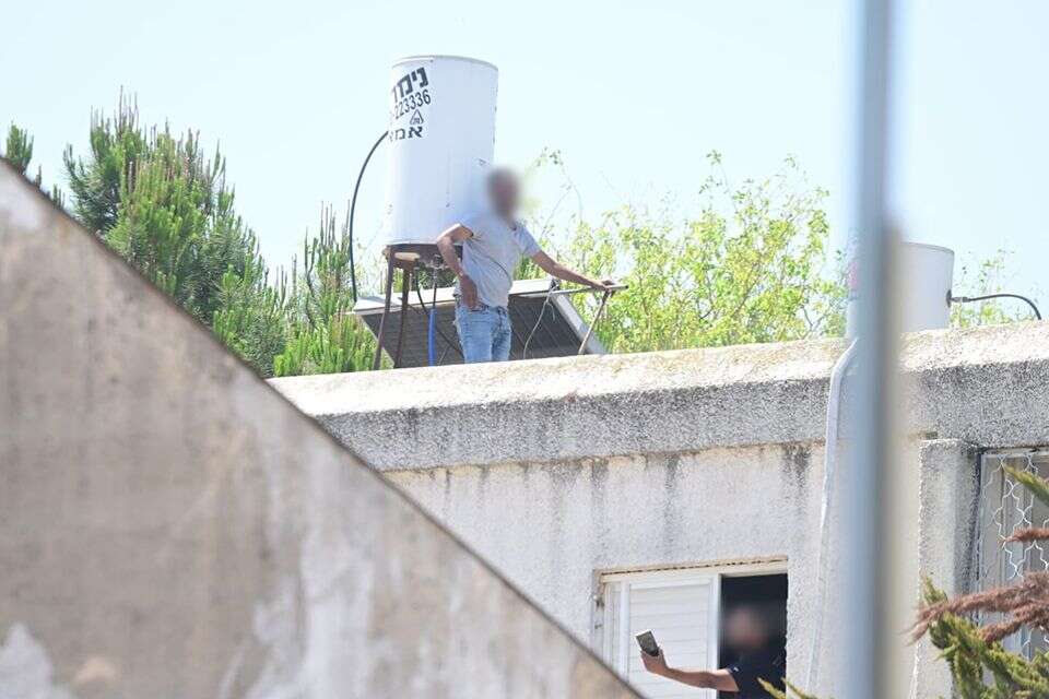הבן שהתבצר על הגג , יוסי זליגר
