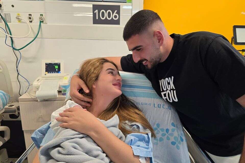יובל וירין חזות עם בנם הבכור , באדיבות דוברות רמב"ם