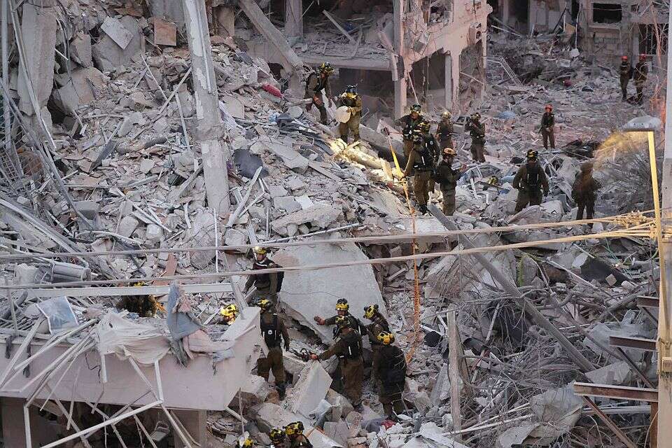 שישה הרוגים, בהם שתי נשים מבוגרות, צעיר בן 18, ילד בן 10 וילדה בת 8 , אי.אף.פי