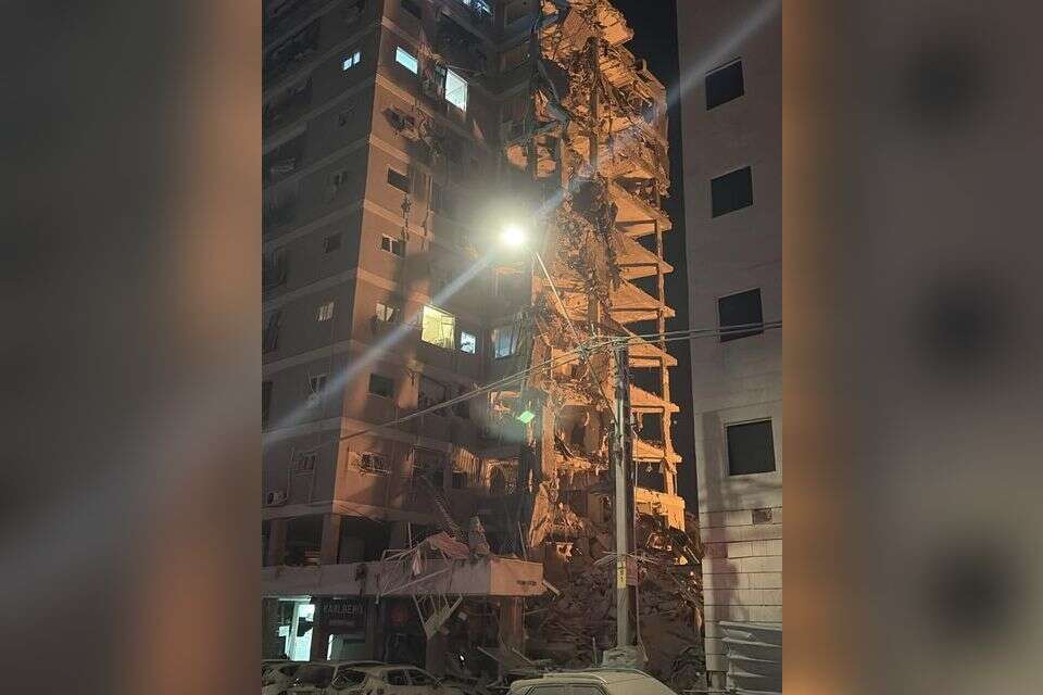 הבניין שנפגע בבת ים , על פי סעיף 27א לחוק זכויות יוצרים