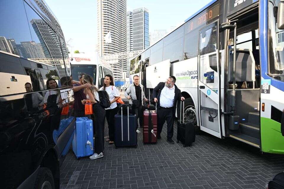 הישראלים ששבו ארצה בטיסת החילוץ הראשונה , יוסי זליגר