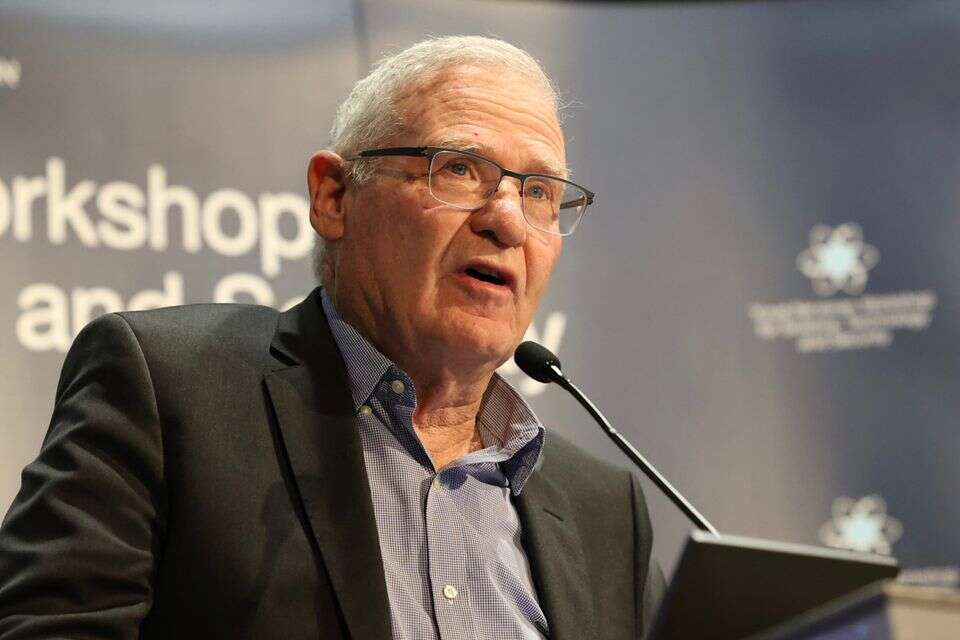 Ex-military personnel chat - and we run to shelters