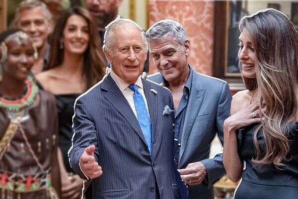 אמל וג'ורג' קלוני עם המלך צ'ארלס , POOL