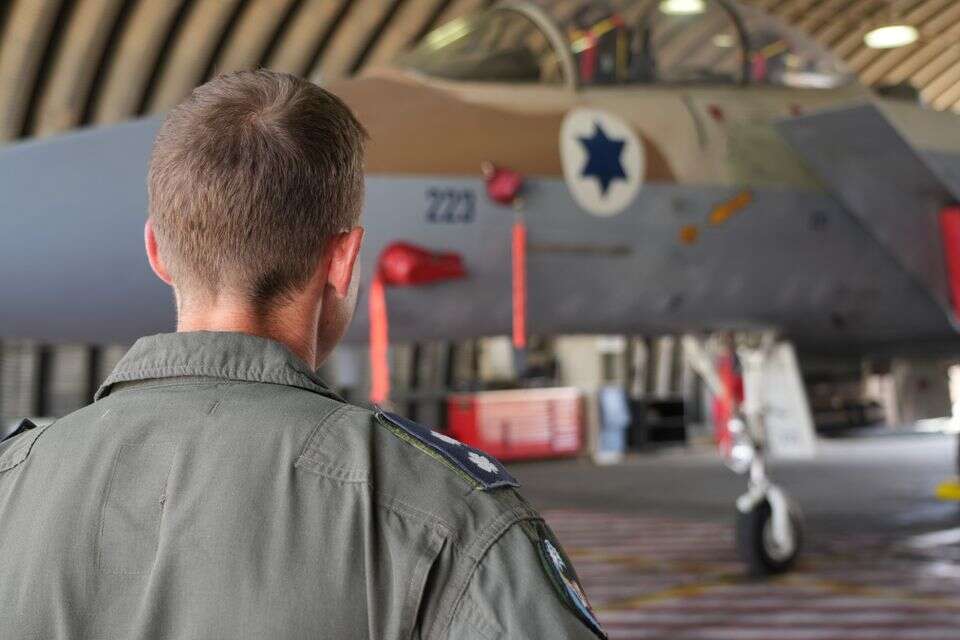 הטייסים שתקפו בטהרן , משה בן שמחון