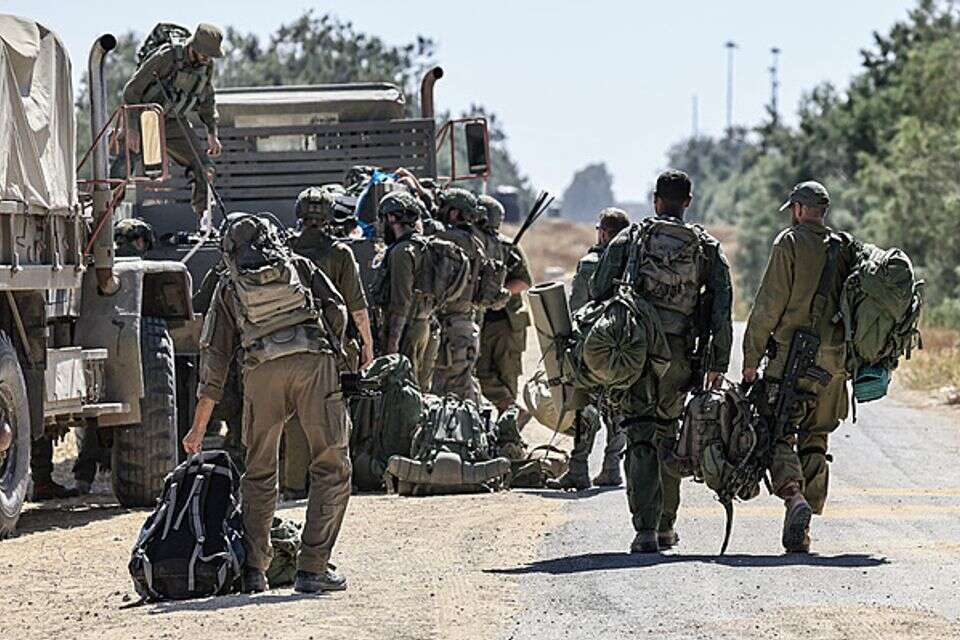 חיילי מילואים ביציאה מעזה , ללא