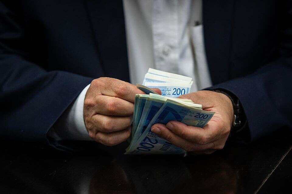 עורך דין גנב 150 אלף שקל מלקוח - והורשע , אורן בן חקון