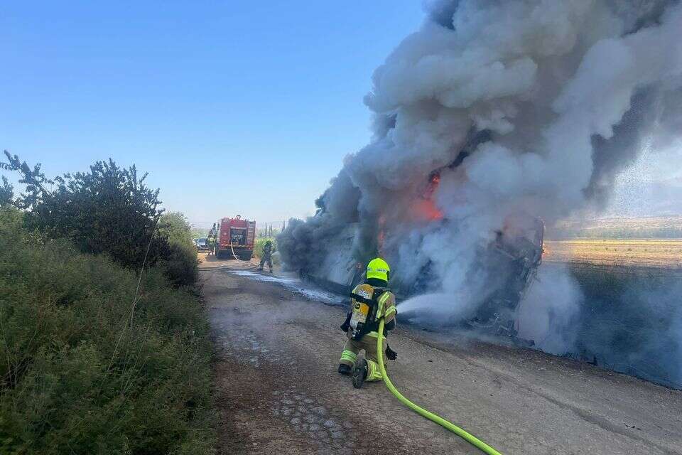 שריפת אוטובוס בשדה נחמיה , כיבוי והצלה