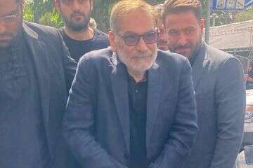 שמח'אני, יועצו של חמינאי, המנהיג העליון של איראן, נכח בהלוויה , ללא