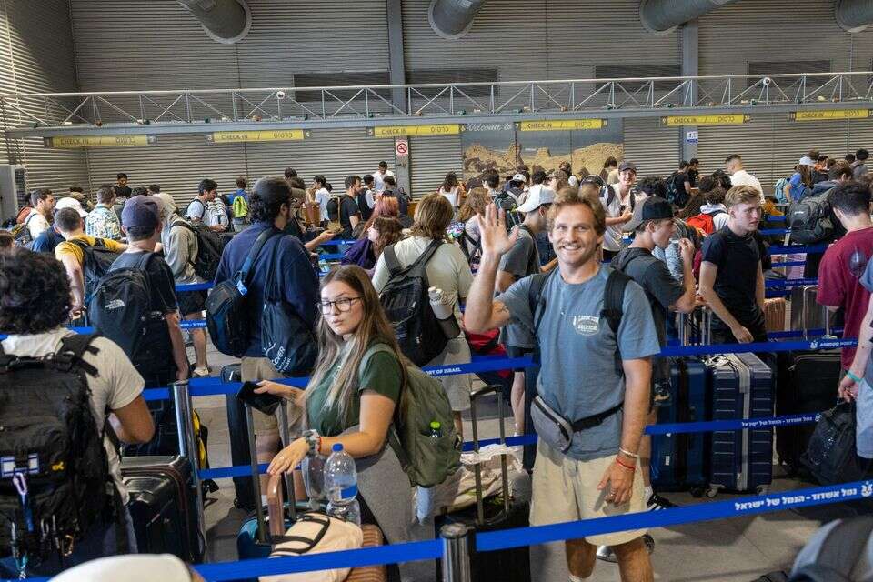 אלפי משתתפי "תגלית" פונו מישראל בספינה במהלך המלחמה , דדי אליאס